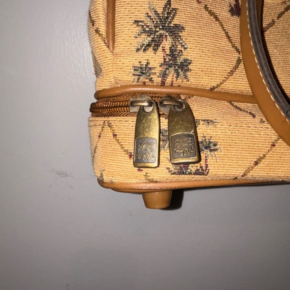 Chic Pegasus Tan Palm Tree Women's Travel Bag - Picture 11 of 15